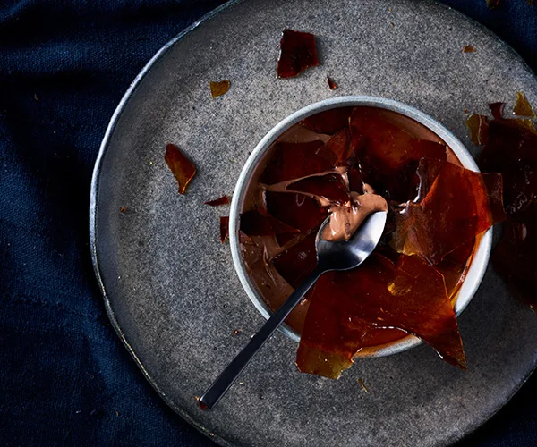 Chocolate cr&eacute;meux with caramel