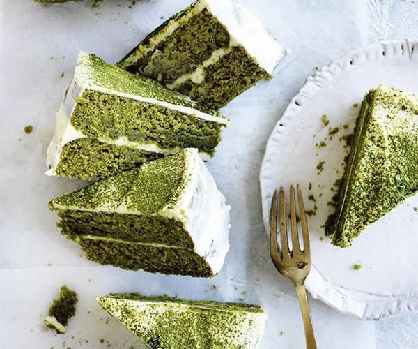 Matcha layer cake with white chocolate cream recipe