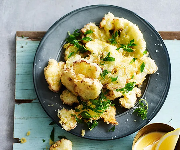 Cauliflower fritters with lemon