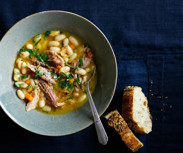 Ham and cannellini bean soup