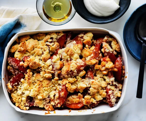 Quince and marzipan crumble