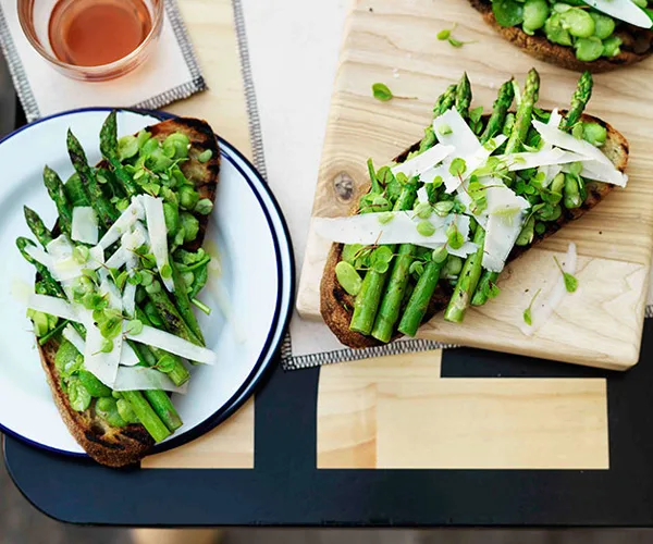 Crushed broad bean, grilled asparagus, pecorino and sorrel tartine