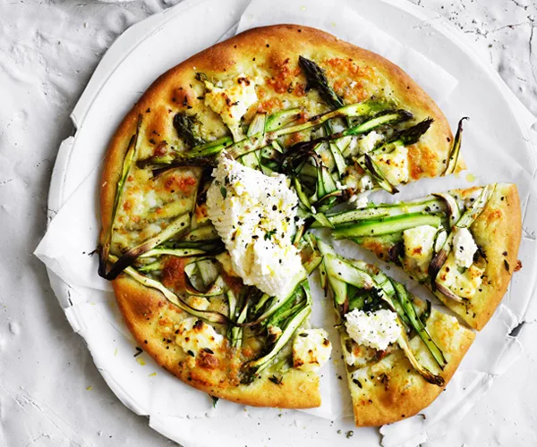 Asparagus and ricotta pizze bianche