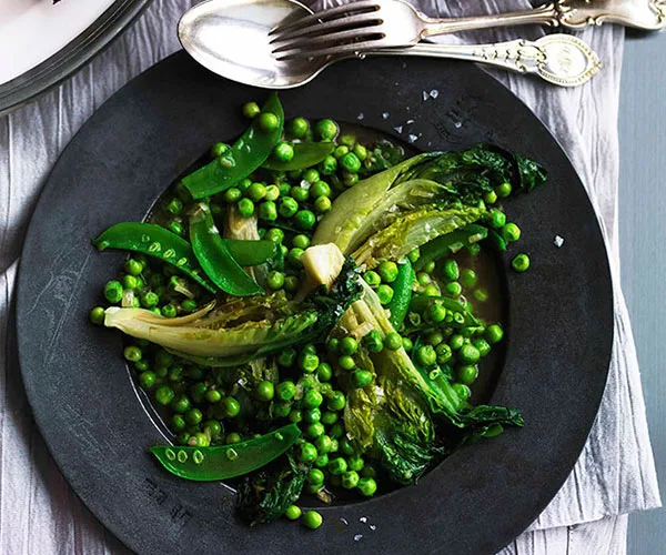 Braised lettuce and peas