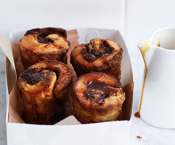 Sticky caramel buns