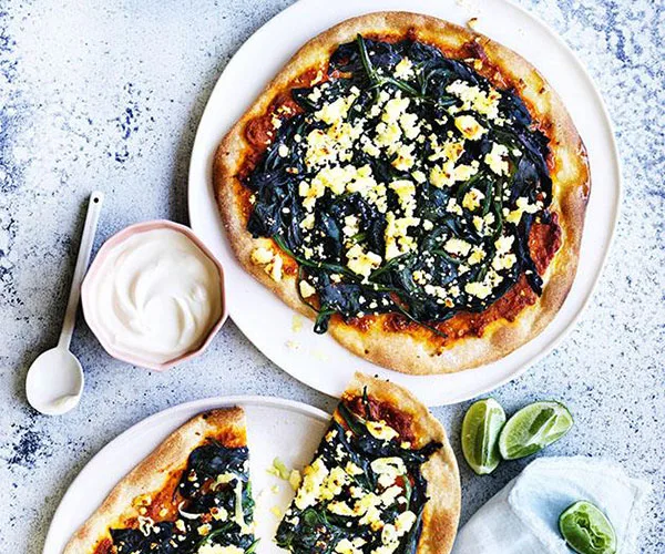 Palak paneer flatbread pizze