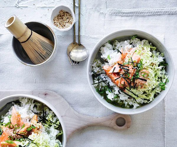 Rice bowls with matcha and roast trout recipe