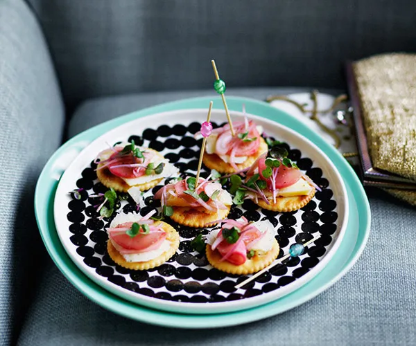 Crackers with cheddar and pickles