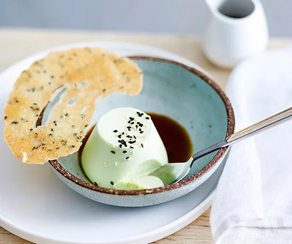 XO&rsquo;s pandan panna cotta with gula melaka syrup and sesame tuiles