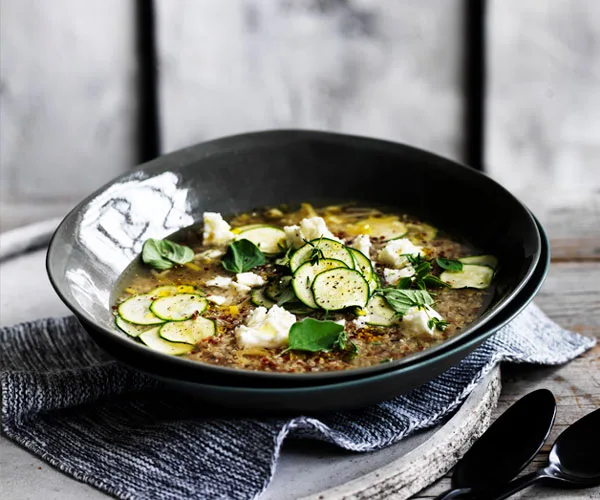 Zucchini-quinoa broth with feta