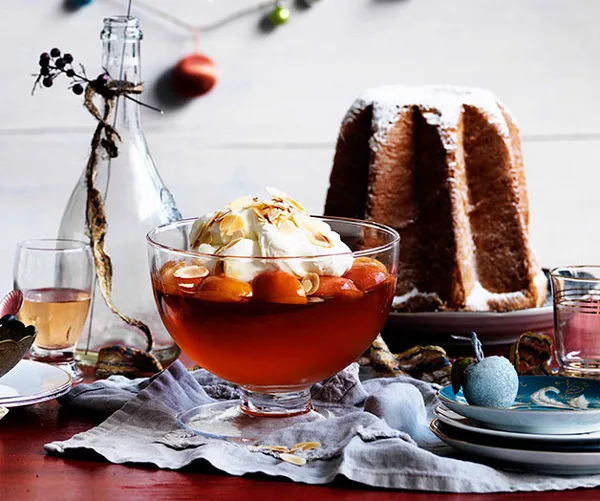 Prosecco and peach jelly with mascarpone and pandoro