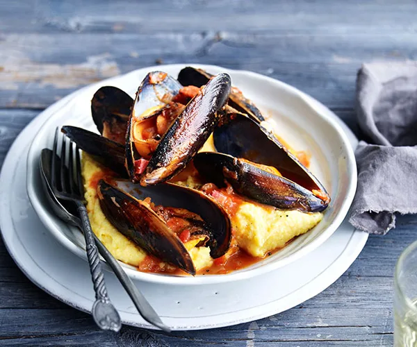 Mussels with buttered polenta