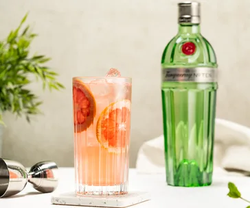 Vibrant Bitters Tanqueray No. TEN Grapefruit Collins