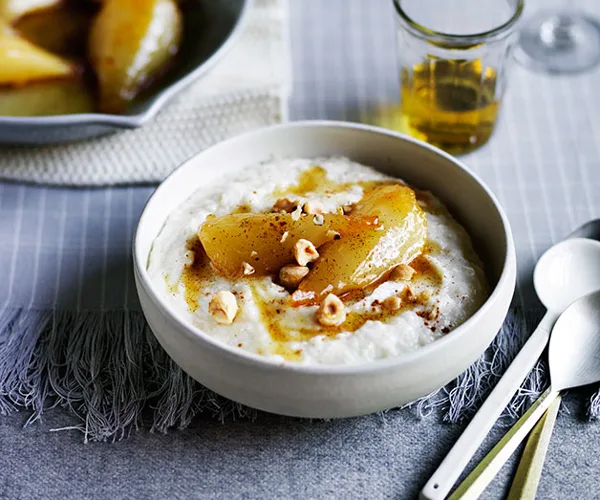 Semolina pudding with caramel pears