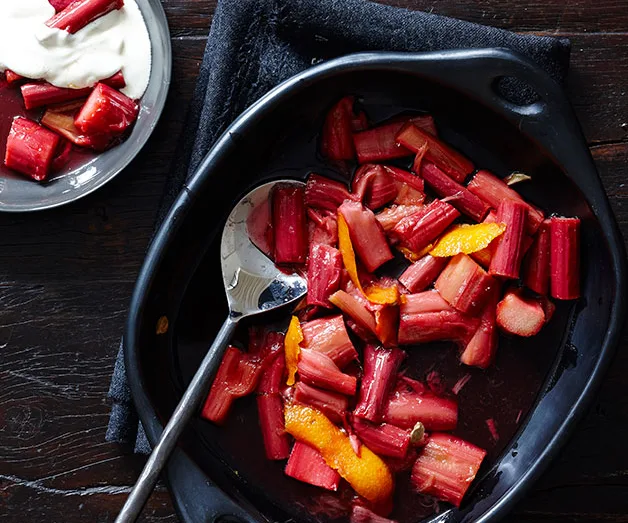 Baked rhubarb with orange and cardamom