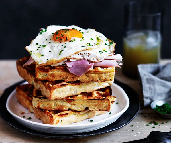 Cheesy polenta waffles with fried egg and ham