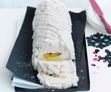 Adriano Zumbo: Passionfruit, lychee and coconut bûche de Noël