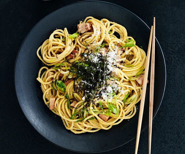 Japanese-style warfu carbonara pasta