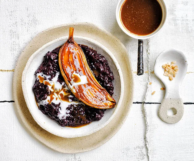 Black rice and coconut pudding with caramel bananas