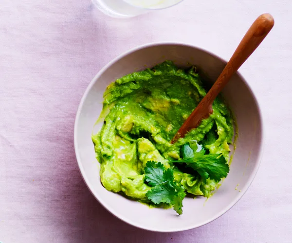 Avocado, edamame and lemon dip