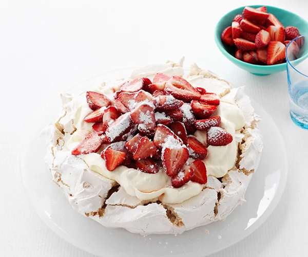 Pauline Kwong's pavlova