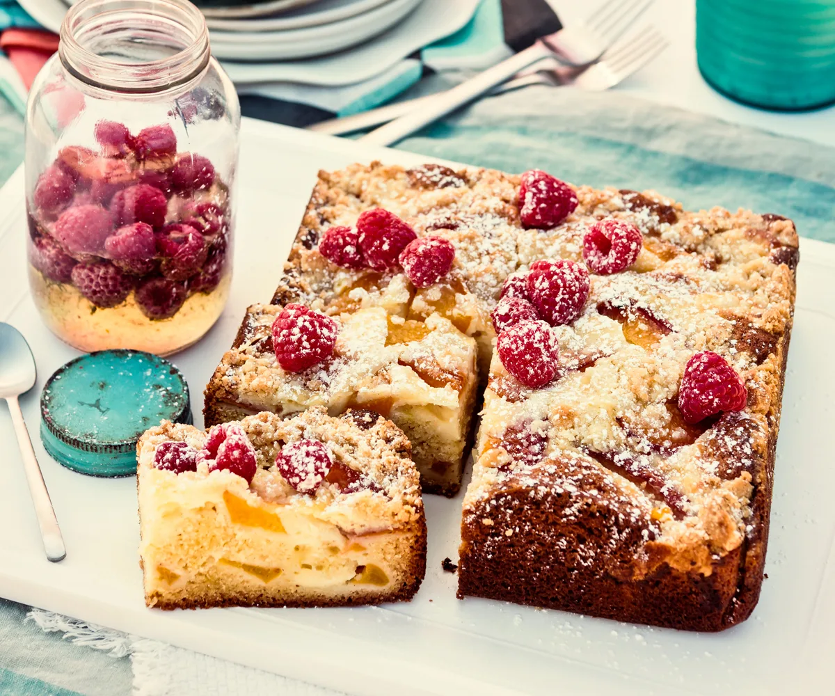 Peach, raspberry and ricotta crumble cake