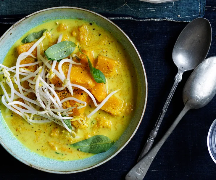 Spiced pumpkin soup with bean sprouts