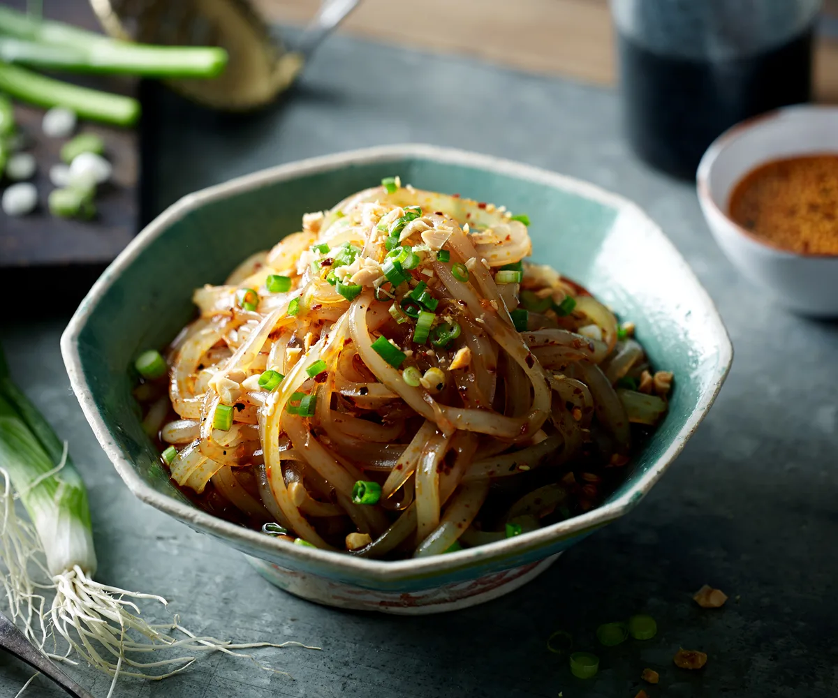 Green bean noodles with chilli oil and Sichuan pepper (Ma la liang fen)