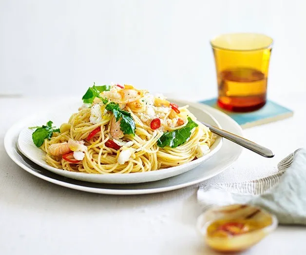 Spaghettini with crab, chilli and rocket