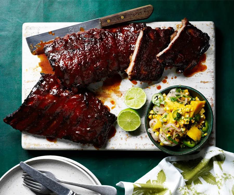 Sticky pork ribs with mango and jalapeño salsa