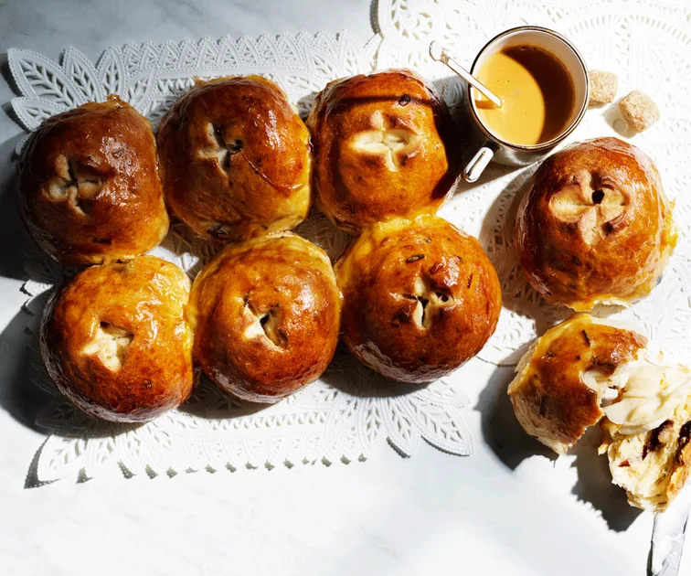 Tuscan rosemary buns recipe | Gourmet Traveller