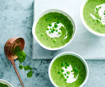 Pea soup with mint and crème fraîche