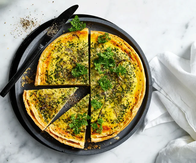 Smoked cheddar and onion quiche