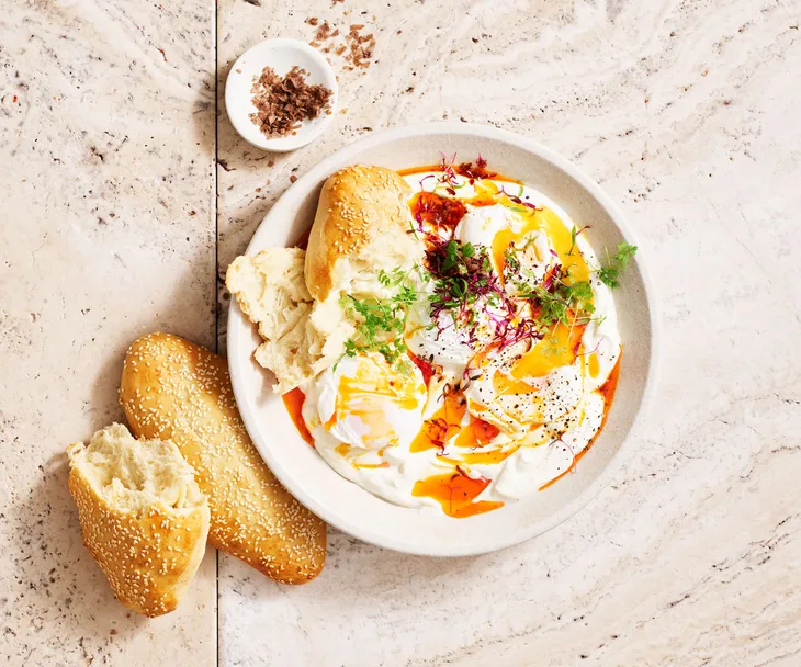 Turkish eggs with samoon