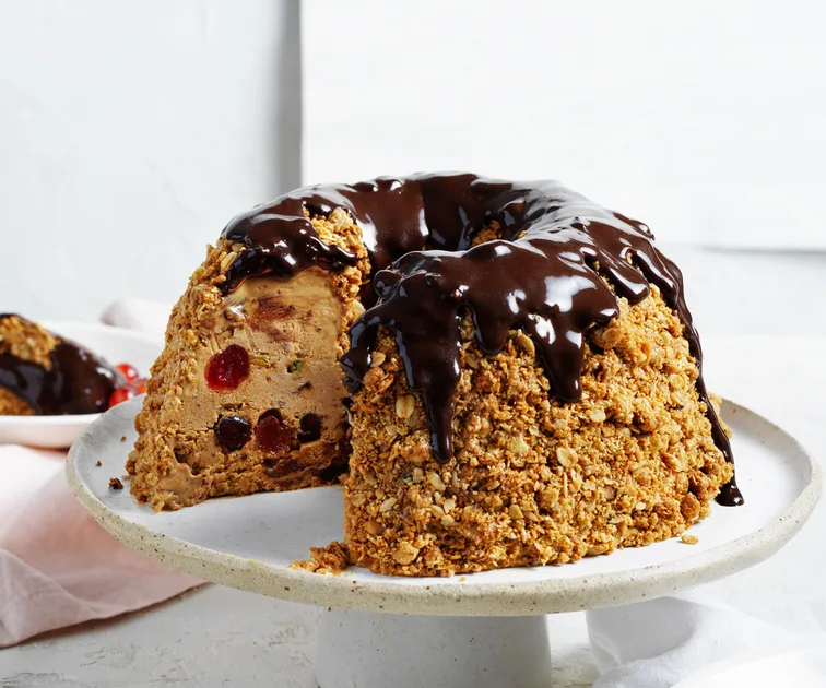 Festive Christmas Ice-Cream Cake with Crumb Topping