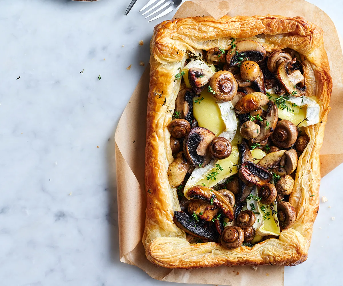 Mixed mushroom tart with puff pastry and brie