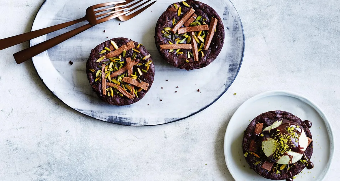 Little Brownie Cakes With Fudge Sauce Recipe