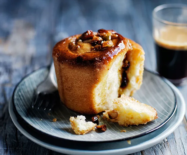 Apple and sour cream yeasted scrolls