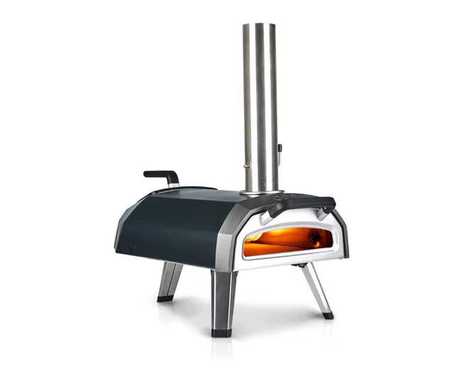 Ooni Karu pizza oven.