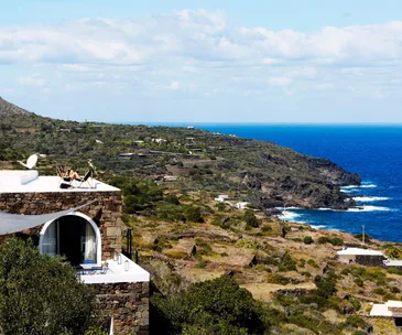 Living la dolce vita abroad is sweeter with the savings of Boxing Day flight sales