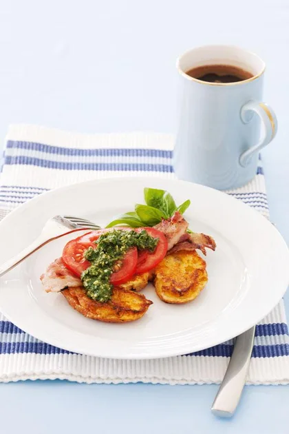 Croissant French toast with bacon and pesto recipe