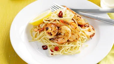 Spicy prawn linguine