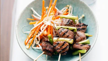Teriyaki lamb with carrot salad
