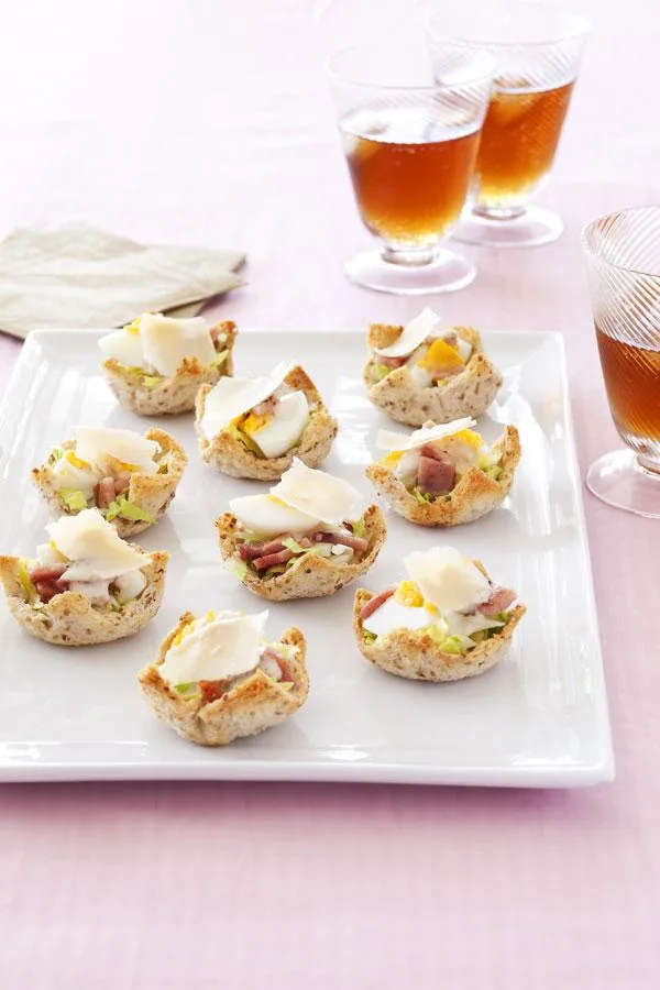 Mini caesar salads in crispy cases