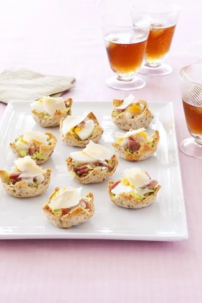 Mini caesar salads in crispy cases