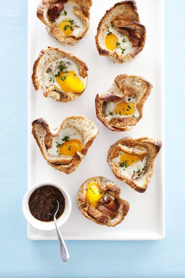Bacon & egg in bread cases