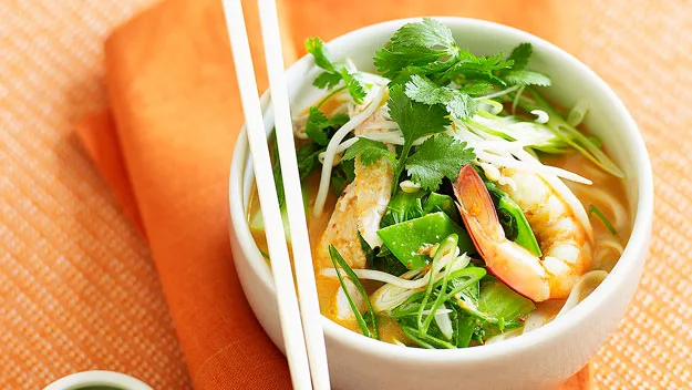 Low-fat chicken and prawn laksa