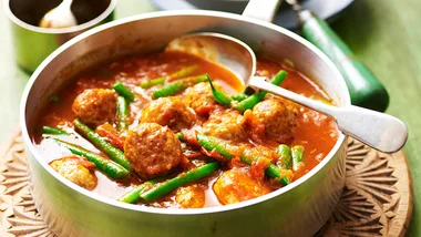 Pork meatball curry