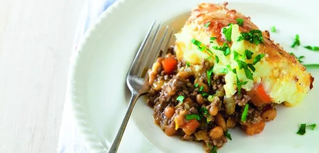 Cheesy beef and baked bean cottage pie