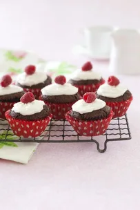 Chocolate raspberry cheesecake cupcakes